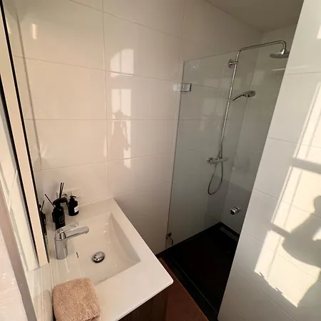 شقة Luxe Gemeubileerd